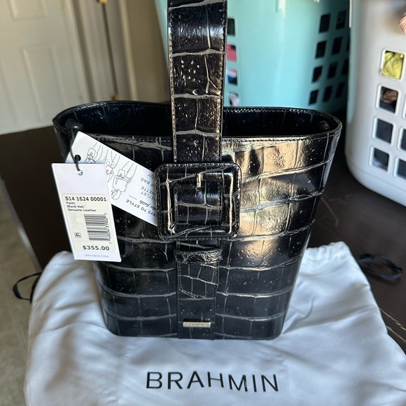 Black Veil Genuine Leather Brahmin Purse - Picture 4 of 13